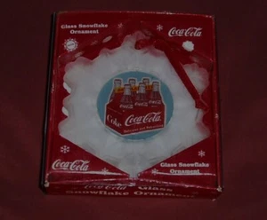 Enesco Coca Cola 1997 adorno de copo de nieve nuevo en caja - Imagen 1 de 2