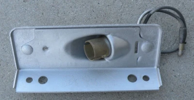 PARAGOLPES TRASERO LINCOLN CONTINENTAL LUZ MATRÍCULA 1966-1969 66-69 FORD Foto 1 de 4