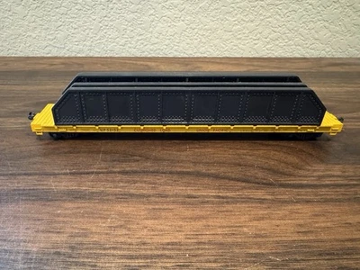 Roundhouse HO Scale Union Pacific (UP) 60’ Flat Car w/Load & Kadee Couplers - Image 1 of 4