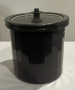 Cubo de hielo vintage Tupperware #1683 con tapa de botón pulsador - Imagen 1 de 5