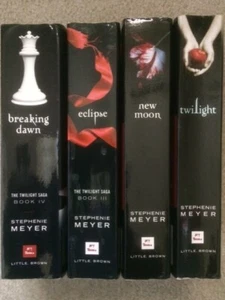 Twilight series 1 2 3 4 Set -Twilight, New Moon, Eclipse & Breaking Dawn PB lot - Picture 1 of 2