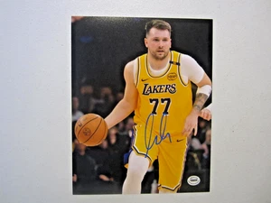 LUKA DONCIC Signed Photo 8x10 #77 LA LAKERS Court Action w/COA (ACA) +SHIPS FREE - Picture 1 of 4
