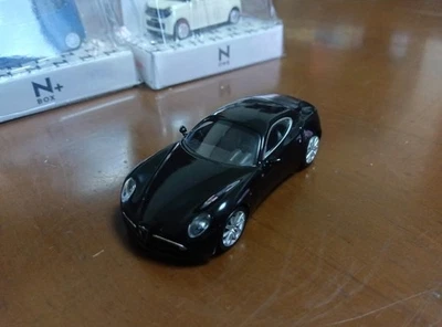 1/64 MINICHAMPS ALFA ROMEO 8C COMPETIZIONE NERO 2008 - Immagine 1 di 3