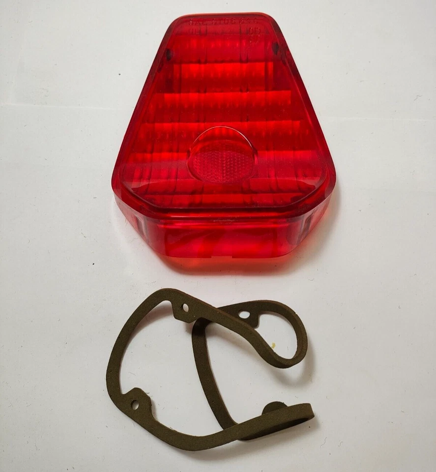 Chrysler New Yorker 1964 luz trasera lámpara lente roja y paquete de junta 2448690 nuevo de stock Foto 1 de 4