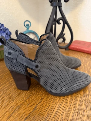 Botín Franco Sarto Dale 2 Gris Gamuza Perforado Talla 9.5 Nuevo sin Caja Foto 1 de 4