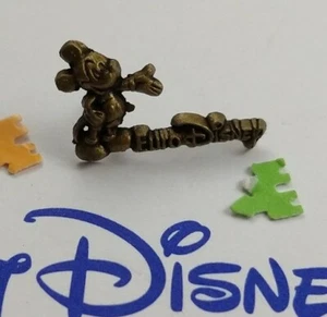 Disneyland Paris EURO DISNEY Brass MICKEY Mouse Hand EuroDisney Lapel Pin - Picture 1 of 3