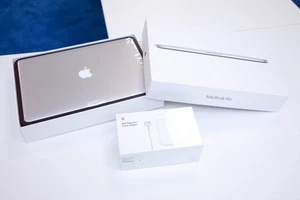 Apple MacBook Pro 15 2015 2.8GHz 4.0GHz DG 4TB/1TB SSD + NEW CASING + IMMACULATE - Picture 1 of 21