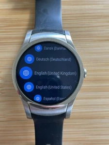 Verizon Wear24 Smart Watch Black Model QTAXU1 And Charging Base - Picture 1 of 10
