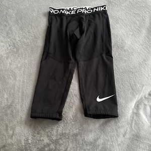 Excellent Nike Pro Dri-Fit Boy Black Shorts Athletic Gym Size: S - Picture 1 of 15