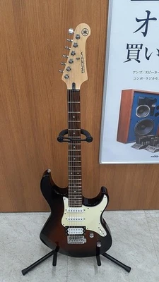 Electric guitar YAMAHA model number: PAC112V - Image 1 of 4