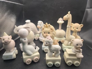 Estatuillas de tren de cumpleaños Precious Moments de colección bebé a través de 10 CON CAJAS - Imagen 1 de 13