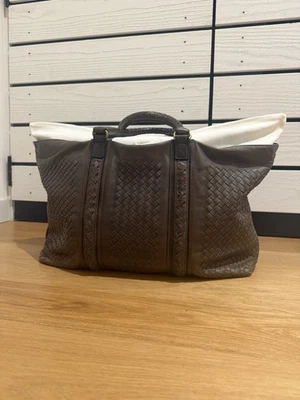 Raro Bolso de Mano Bottega Veneta Extra Grande Cuero Intrecciato Marrón Oscuro Foto 1 de 4
