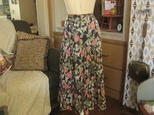 LC Lauren Conrad Falda Faisán Floral Negra Forrada con Volantes Midi Boho NUEVA con ETIQUETAS - Imagen 1 de 9