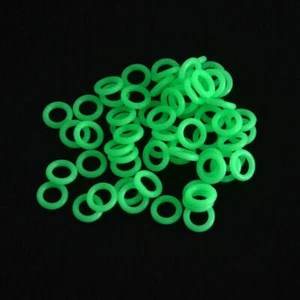 100 piezas anillos de estaca de carpa anillos en forma de O que brillan en la oscuridad - Imagen 1 de 4