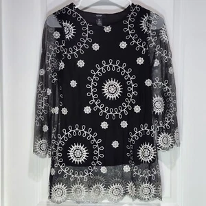 Top donna ALFANI Petite PP nero con maglia bianca ricamata floreale strega gotico - Foto 1 di 8
