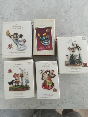 LOT OF 5 HALLMARK LOONEY TUNES ORNAMENTS -  - Image 1 of 4