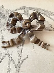Ancien Cache Clou forme noeud bronze doré - Tableau / Cadre / Miroir XIXeme - Picture 1 of 2