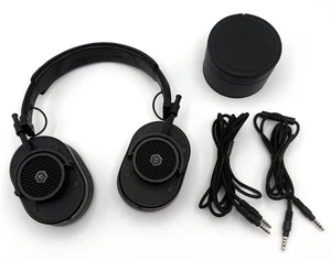 Master & Dynamic MH40 Wired Over-Ear Kopfhörer Schwarz Leder All Black Finish - Bild 1 von 3
