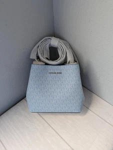 Nuevo con etiquetas Bolso de Hombro Michael Kors Pratt Pequeño Firma Logo Crossbosy Cielo Claro - Imagen 1 de 3
