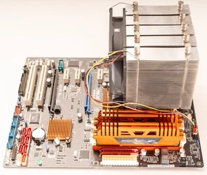 Placa madre ASUS P5Q3 + CPU de cuatro núcleos INTEL XEON X5460 + 16 GB de RAM Geil DDR3-1333 - Imagen 1 de 19