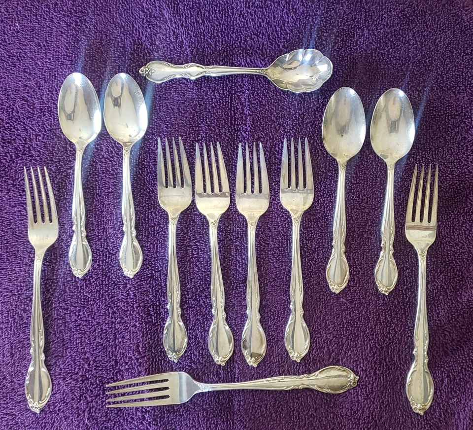 Vintage WM Rogers Silver Plated Assorted Flatware Royal Manor Pattern  - Image 1 of 3