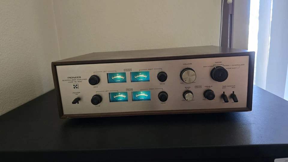 Decodificador quadrafônico/amplificador de canal traseiro Pioneer QL-600A - Imagem 1 de 4