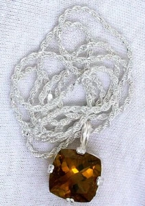 Cojín cuadrado de 12 mm colgante de corona de cuarzo ahumado y cadena de cuerda de 20 pulgadas - Imagen 1 de 2