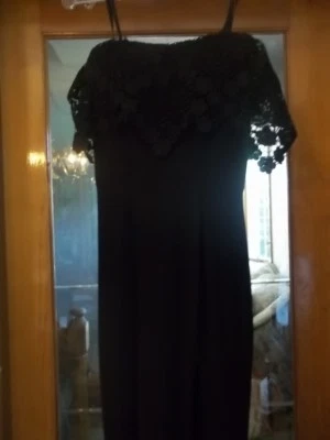 Vestido Faviana Glamour Negro Crochet Fuera del Hombro Talla 2 Foto 1 de 4