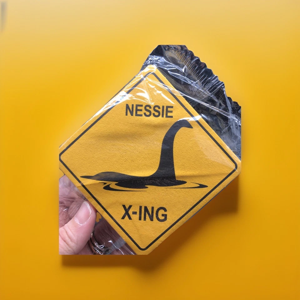 Posavasos Loot Crate Nessie X-ing nuevos Foto 1 de 4