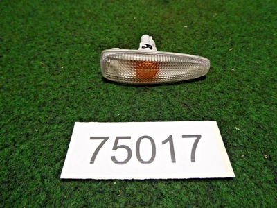 Frecce laterali 8351A065 Mitsubishi Space Star 1.0i 52KW 71CV anno 2013 - Immagine 1 di 4