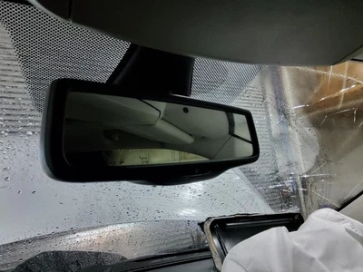 Used Front Center Interior Rear View Mirror fits: 2012 Jeep Grand cherokee w/aut - Image 1 of 4