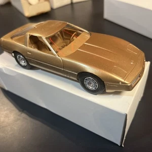 1986 Chevrolet Corvette C4 Dealer Werbemodell Bronze/Gold Farbe 1/25 Original - Bild 1 von 6