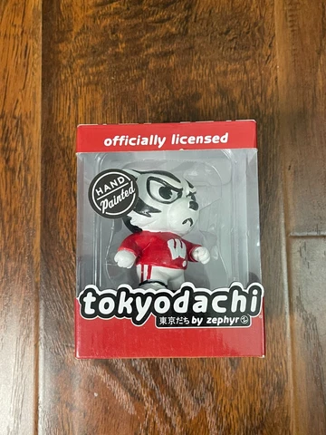 MASCOT BUCKY WISCONSIN BADGERS TOKYODACHI FIGURINE TOY FIGURE ZEPHYR Cover