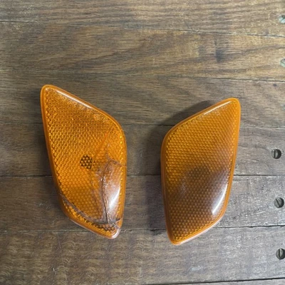 97-06 Jeep Wrangler TJ OEM Fender Side Marker Light Housing Screws - Image 1 of 4