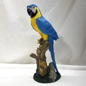 14 Zoll blauer und gelber Ara Papagei Harz Figur Statue. Handbemalt - gebraucht. - Bild 1 von 7