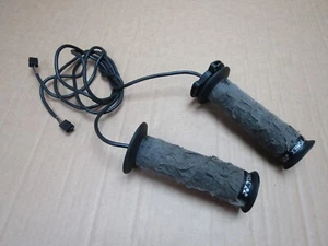 Par de empuñaduras térmicas para manillar BMW R1150GS Adventure 2005 41.869 millas (7391) - Imagen 1 de 6