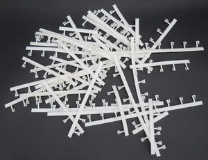 LIFE-LIKE ROKAR WHITE GUARD RAILS ~ 40 PC VARIOUS SIZES ~ NO BROKEN POSTS - Picture 1 of 3