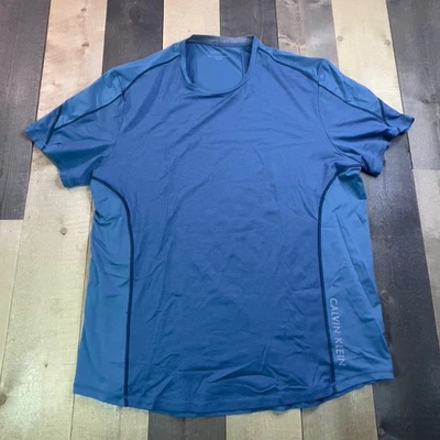 Camiseta Calvin Klein Masculina Tamanho XL Performance Active Wear Graphic AZUL Royal - Imagem 1 de 3