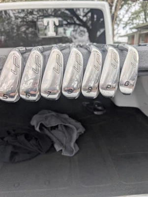 Juego de hierros Wilson Staff Golf LAUNCH PAD 5-PW, GW varillas regulares de grafito de flujo uniforme Foto 1 de 4