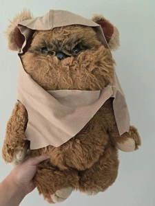 Kenner Star Wars ROTJ 1983 Ewok Wicket Peluche Relleno De Colección Devolución Jedi + Bata - Imagen 1 de 4