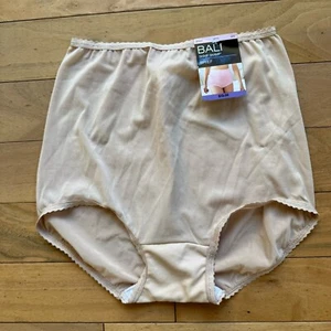 Bali SKIMP SKAMP #2633 Womens Brief Panties Medium Beige Nude NWT - Picture 1 of 6