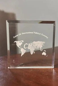 CIPE Zentrum für internationale politische Ökonomie Briefbeschwerer 3x3" Acryl * MÄNGEL - Bild 1 von 21