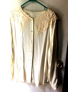 NWOT Vintage Kathryn Deene cream silky blouse ,lace and Satin Sz 14/16 .reduced. - Picture 1 of 8