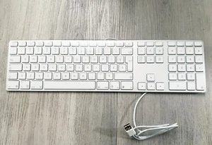 New🔥Apple French-Canadian A1243 Ultrathin Wired Aluminum Keyboard 2x USB ports - Picture 1 of 4