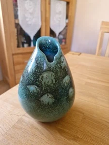 Silberdistel fayencen - grün - Vase mit interessanten Ausschnitt - Bild 1 von 4