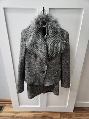 Ann Taylor Wool Blend Tweed Blazer and Skirt Suit Set Blazer Size 8 Skirt Size 4 - Image 1 of 4