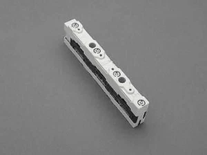 Wöhner 01495.000 01495 universal busbar support 3-pole with internal screw hole - Picture 1 of 1