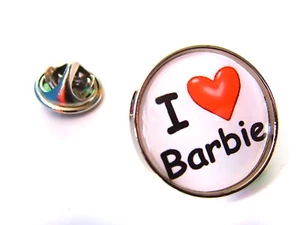 I Love Barbie Retro Corazón Pin de Solapa Corbata Tachuela Regalo - Picture 1 of 4