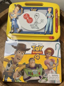 Disney Pixar Toy Story 4 Storybook and Magnetic Drawing Kit NEW - Imagen 1 de 10