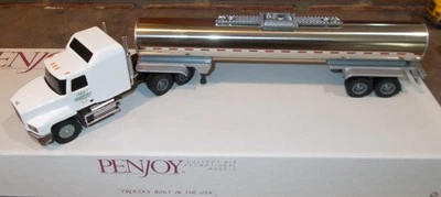 LCL Transit Tanker 绿湾,WI '01 不同门标志 Penjoy 卡车 — 第 1/2 张图片